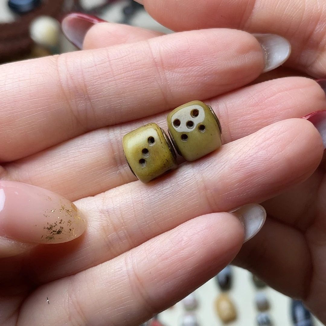 大叶紫檀（黑酸枝木类）