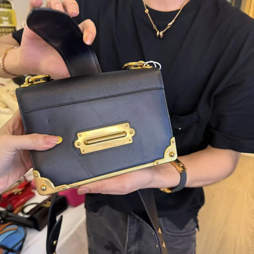 95新 Prada/普拉达 普拉达  斜挎包