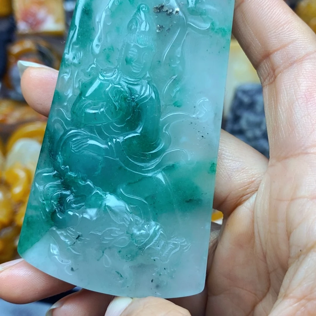 未镶嵌石英质玉（黄龙玉）颈饰