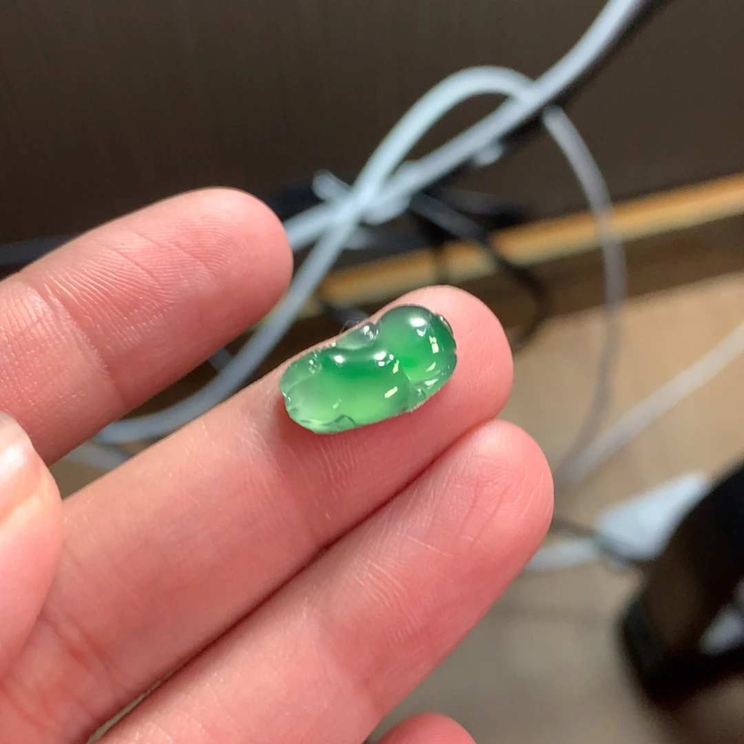 翡翠未镶嵌颈饰绿唐马