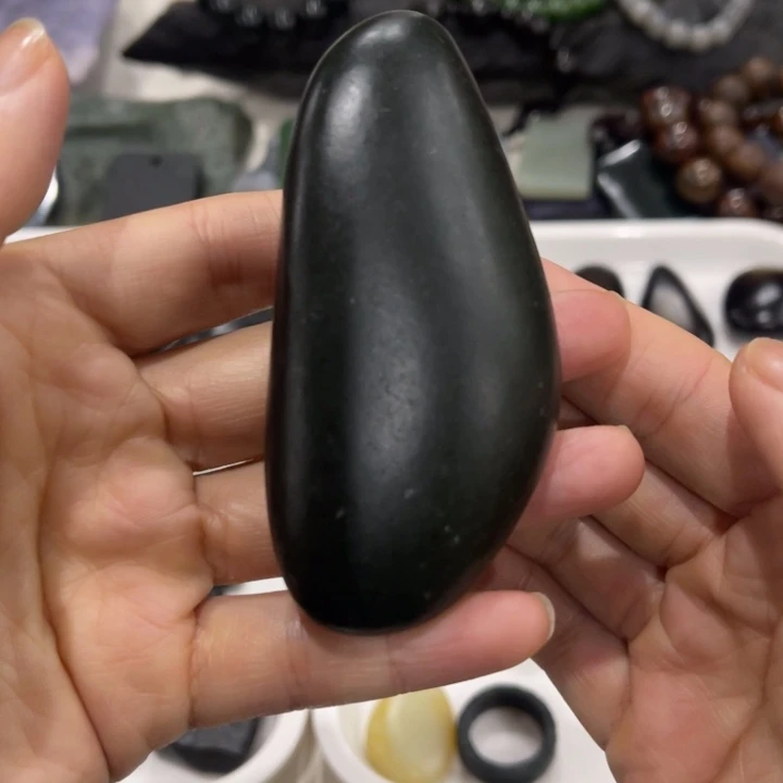 玉新疆戈壁手把件 136 克