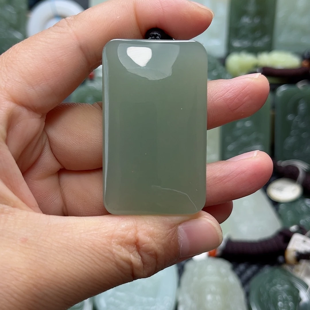 和田玉未镶嵌颈饰不****果