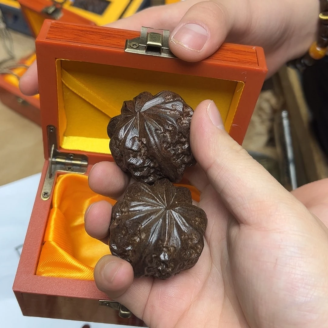 大叶紫檀（黑酸枝木类）