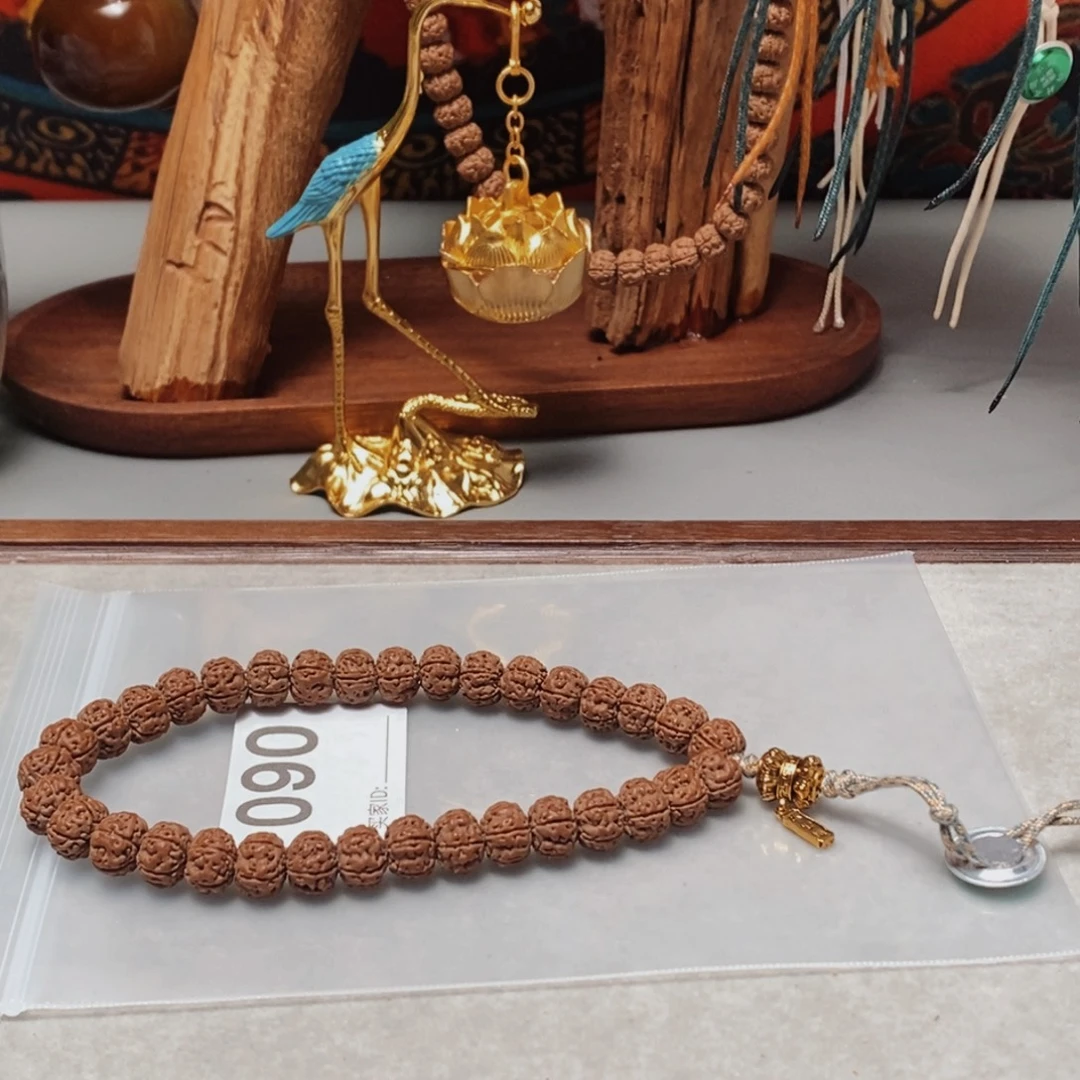 晓***酒金刚菩提吊坠卡10