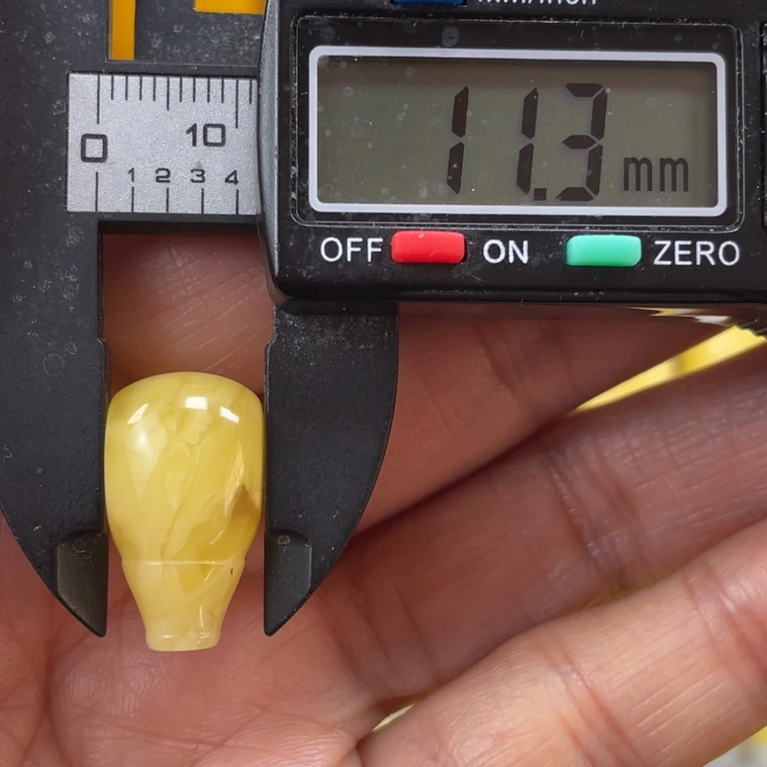 蜜蜡未镶嵌裸石64杂