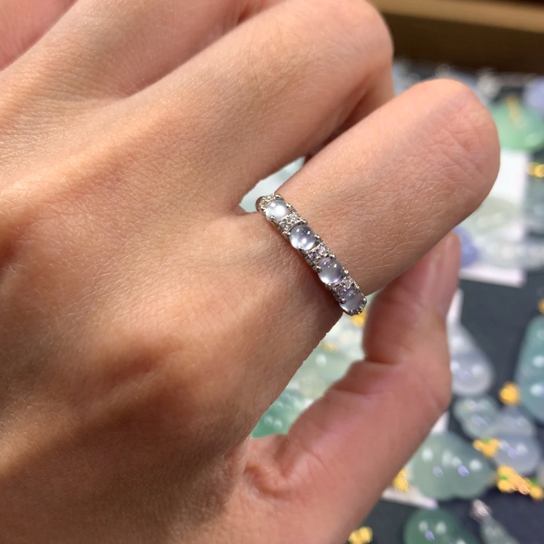 翡翠银S925镶嵌戒指炸光刚蛋排戒