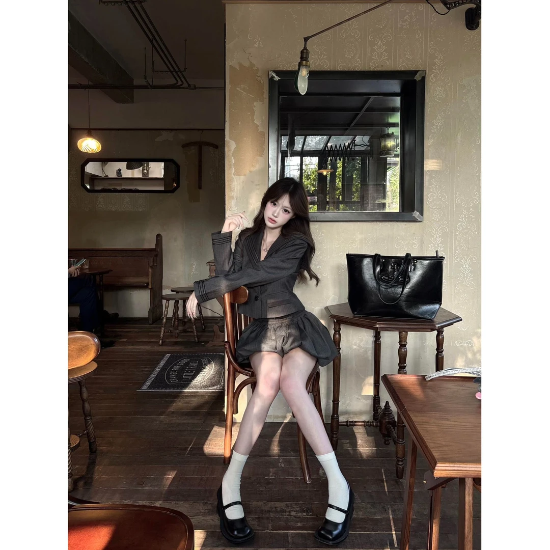 2025秋季新款气质学院套装灰色暗条纹海军领西装外套蓬蓬花苞短裙