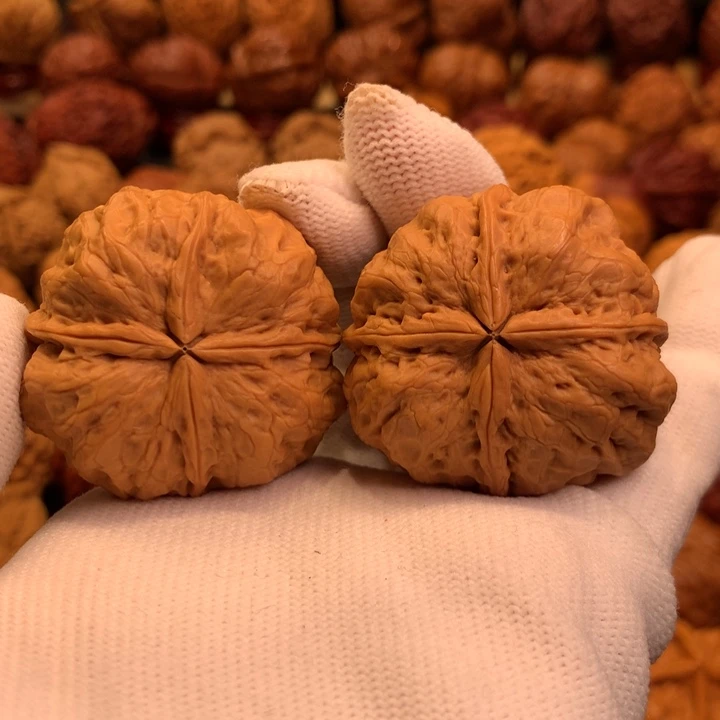 文玩核桃吊坠49……….