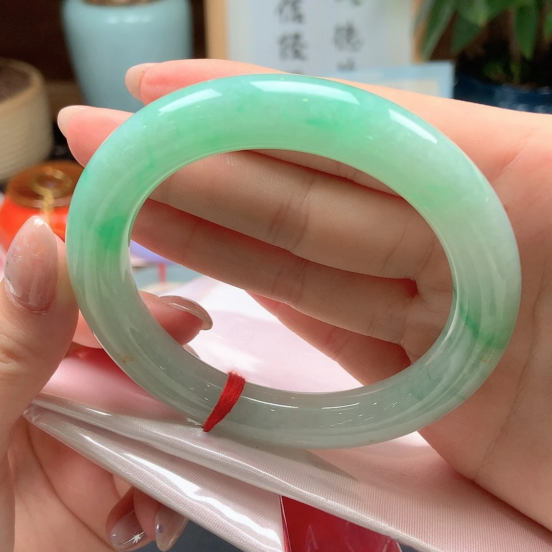 翡翠未镶嵌手镯甜果绿洒金66号