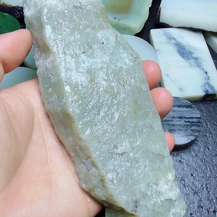 和田玉（糖玉）未镶嵌珠宝奇石