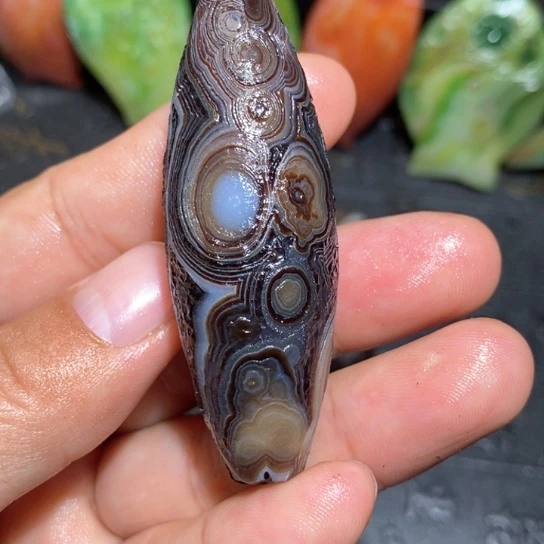 石英质玉珠宝半成品未镶嵌乱**纷