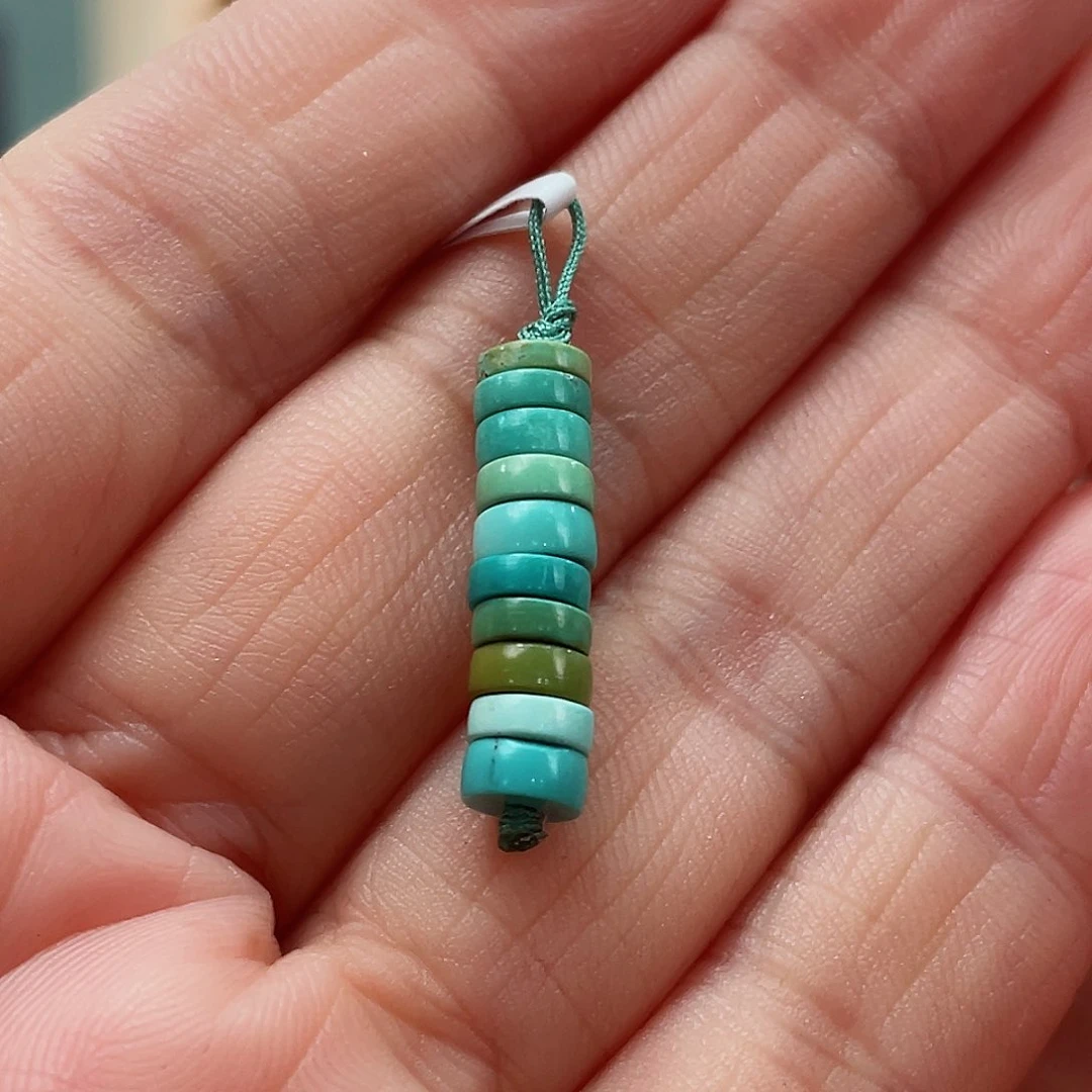 绿松石颈饰未镶嵌