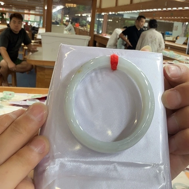 翡翠手镯未镶嵌天然翡翠A货翡翠手镯