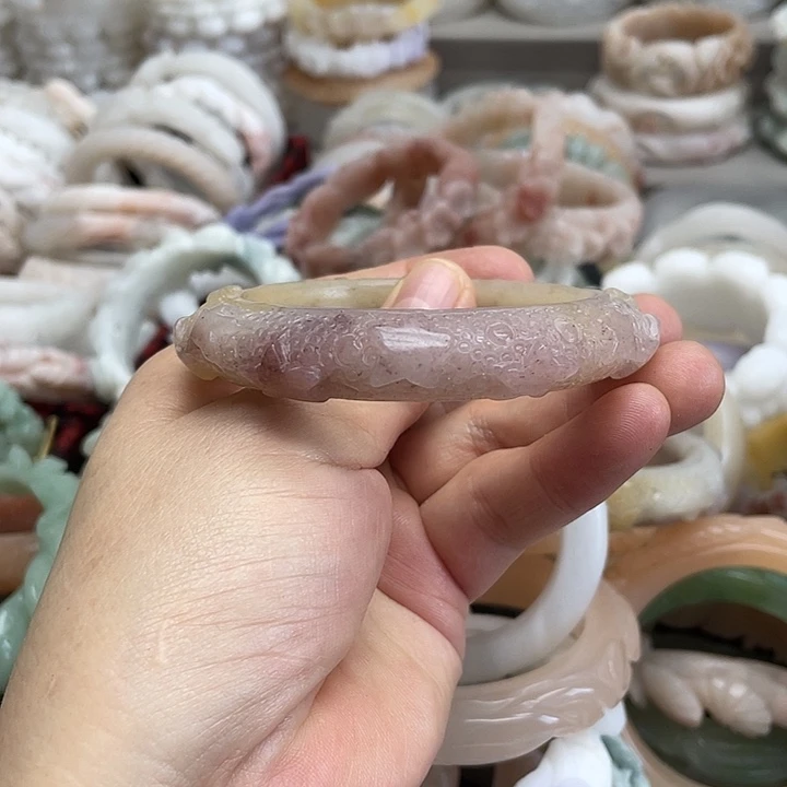 未镶嵌手镯石英岩玉