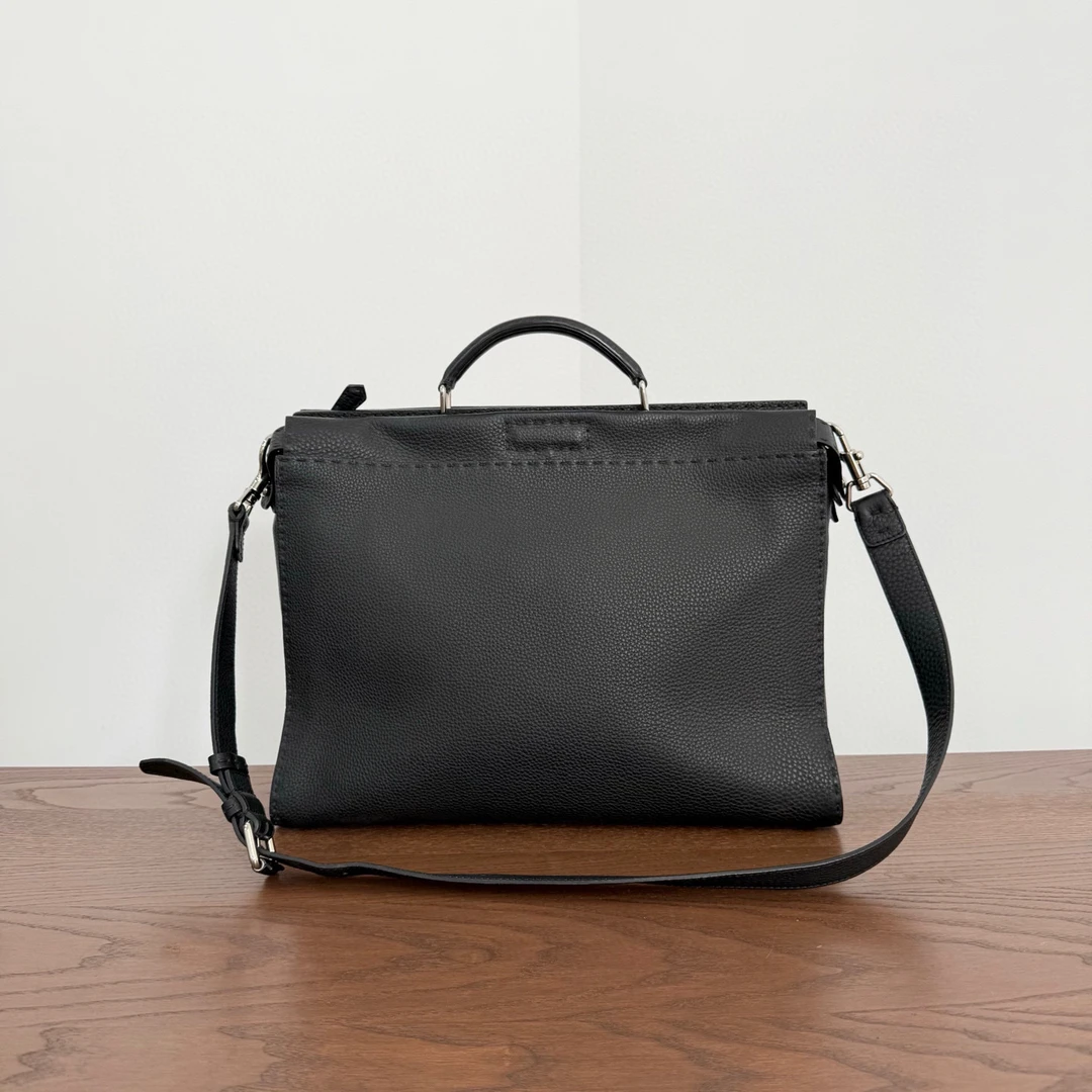 99新 FENDI/芬迪 Fendi芬迪 Peekaboo Face商务包 尺寸40x31