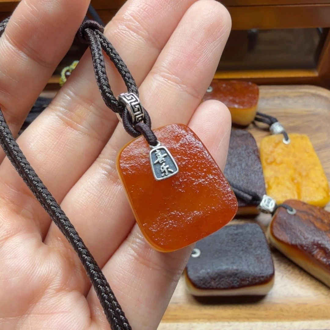 未镶嵌吊坠(赠链)琥珀