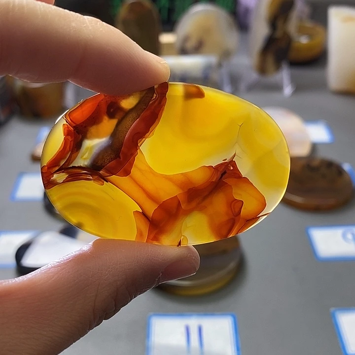 玛瑙/玉髓未镶嵌珠宝半成品9