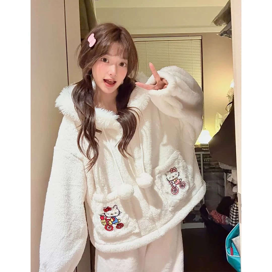 睡衣女冬季法兰绒加厚加绒可外穿Kitty猫刺绣保暖卡通连帽家居服