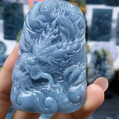 定制翡翠未镶嵌龙
