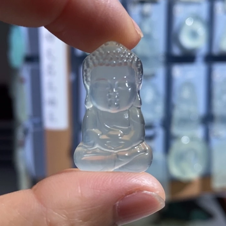 岫玉未镶嵌颈饰吊坠
