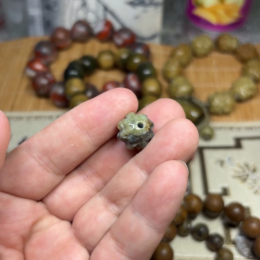 岫岩河磨玉（透闪石质玉）未镶嵌颈饰