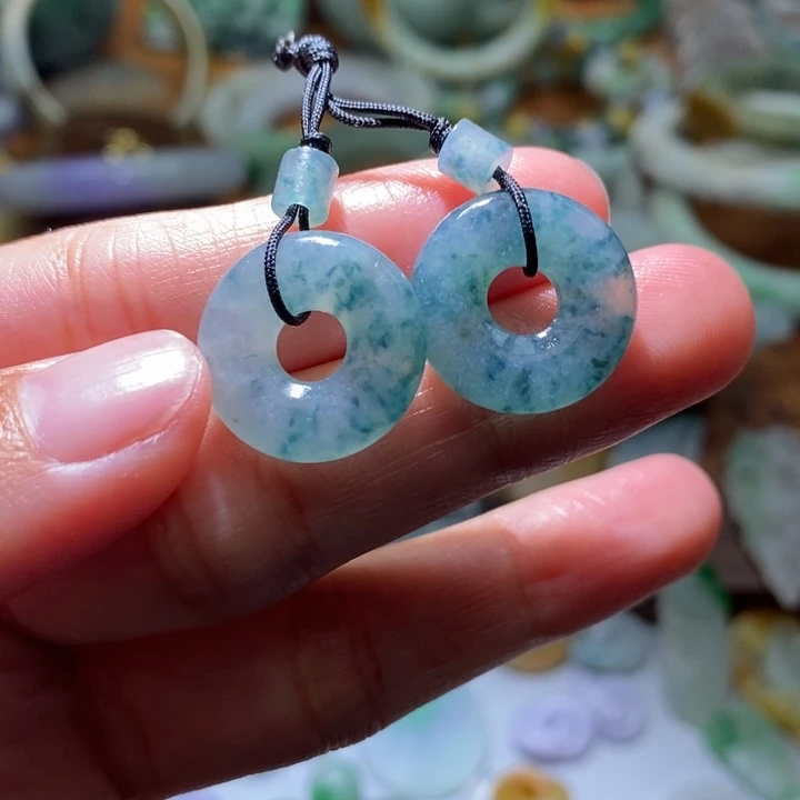 W***️定制翡翠未镶嵌毛货