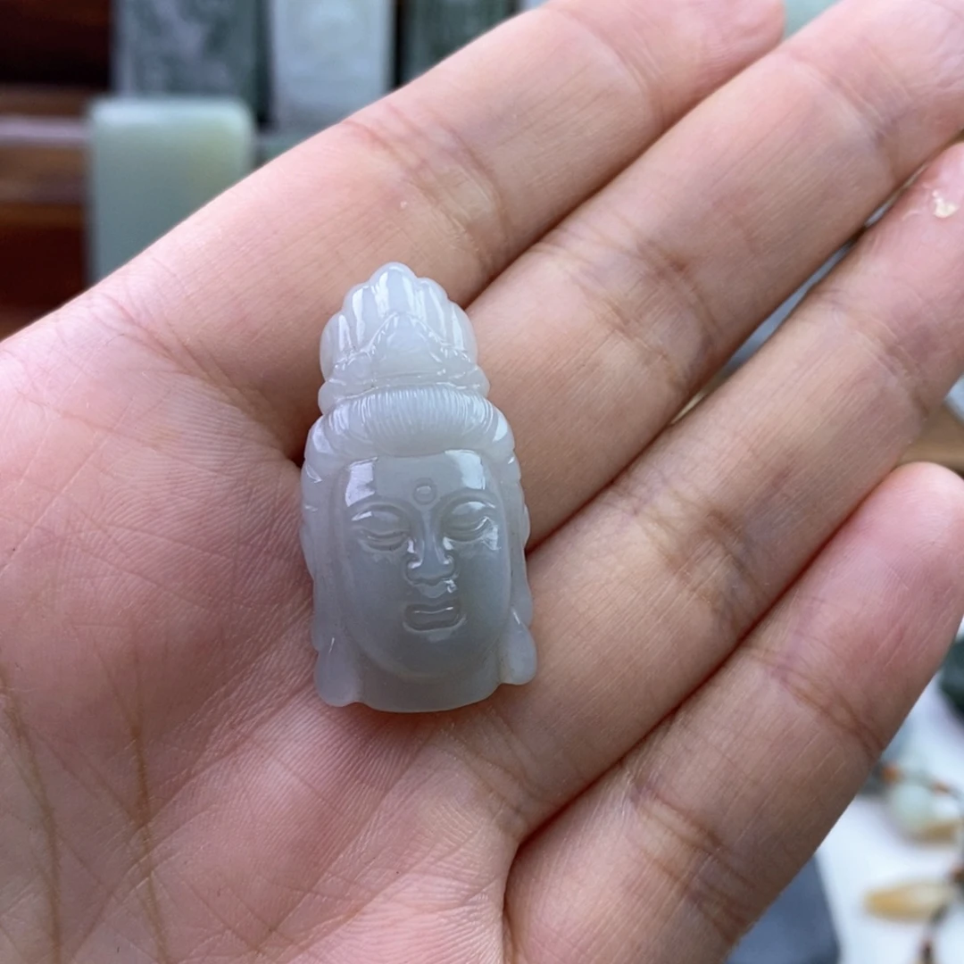 我***福和田玉未镶嵌颈饰