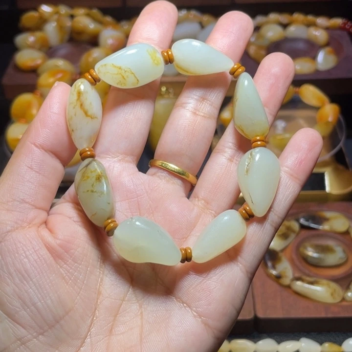 和田玉未镶嵌手链