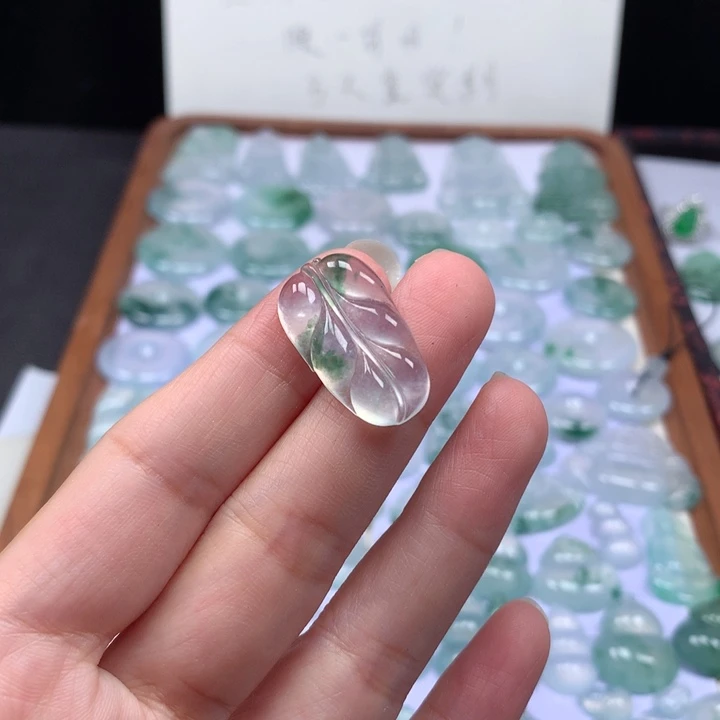 颈饰未镶嵌翡翠高冰飘花叶子
