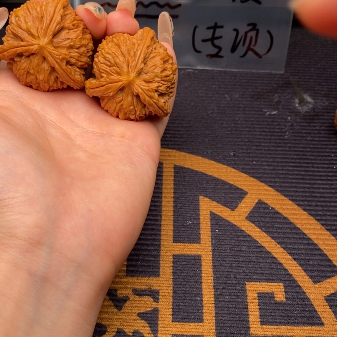 木***度吊坠文玩核桃白狮子