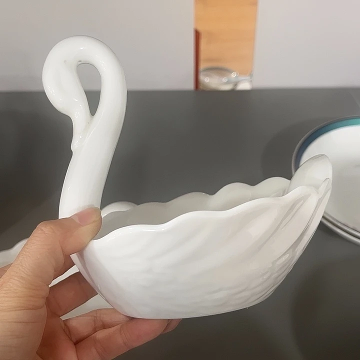 瓷片微瑕骨瓷纯白天鹅花篮一个