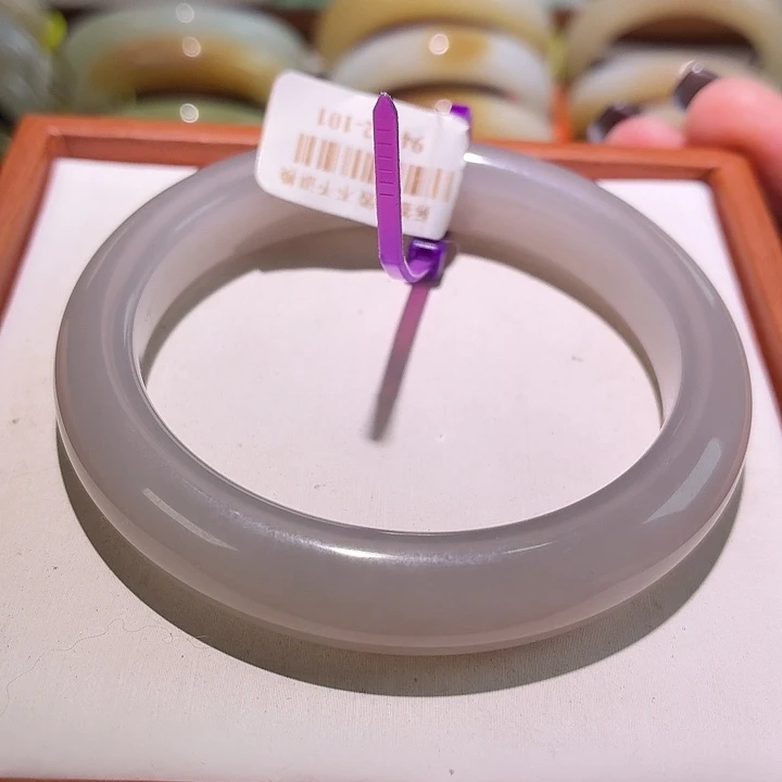 和田玉未镶嵌手镯 56 57