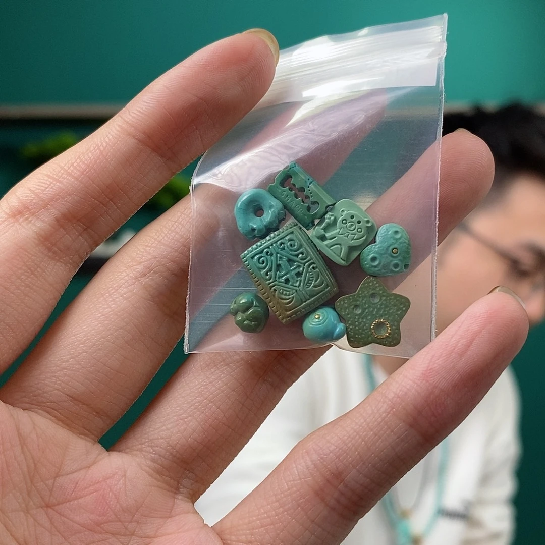 绿松石未镶嵌珠宝奇石