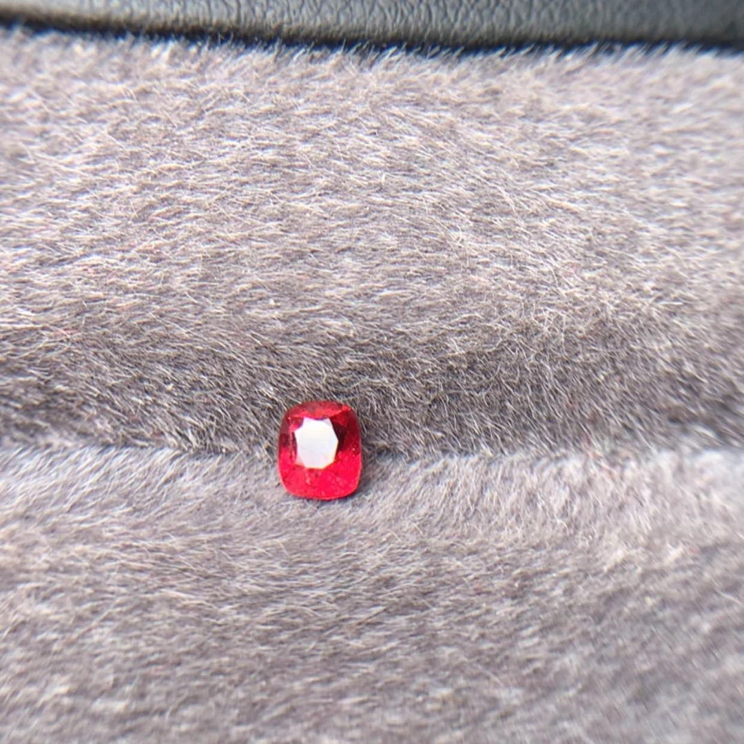 【闪购商品】尖晶石裸石未镶嵌0.38克拉尖晶石正红