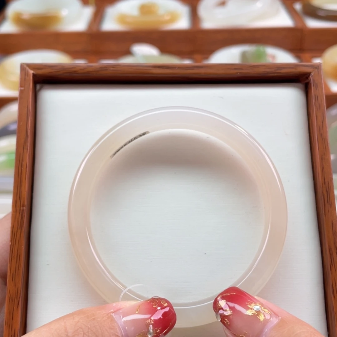 【闪购商品】和田玉手镯未镶嵌54