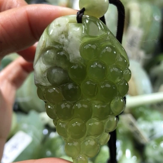 未镶嵌岫玉吊坠葡萄