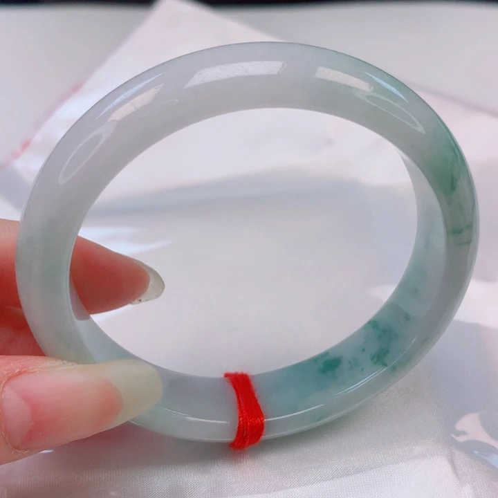 翡翠手镯（贵妃镯）未镶嵌
