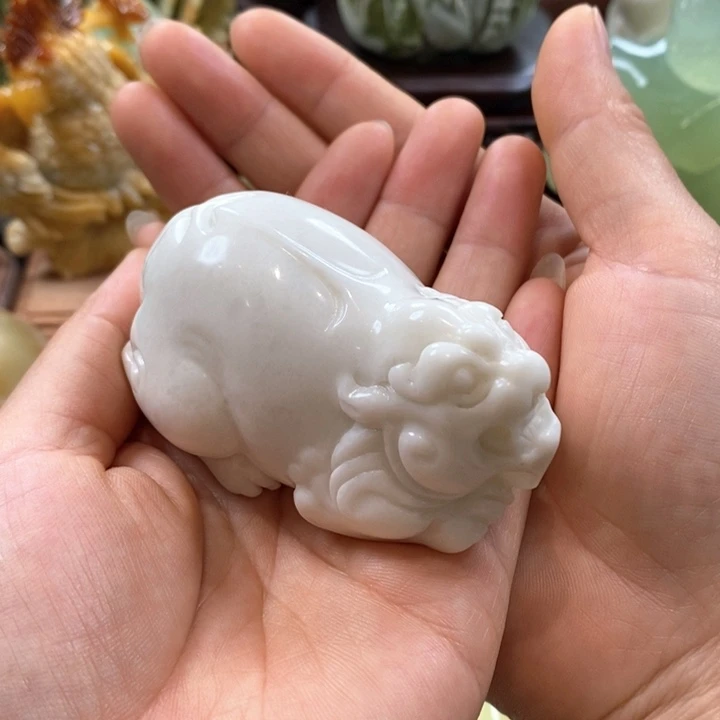 蛇纹石玉未镶嵌手把为*谁
