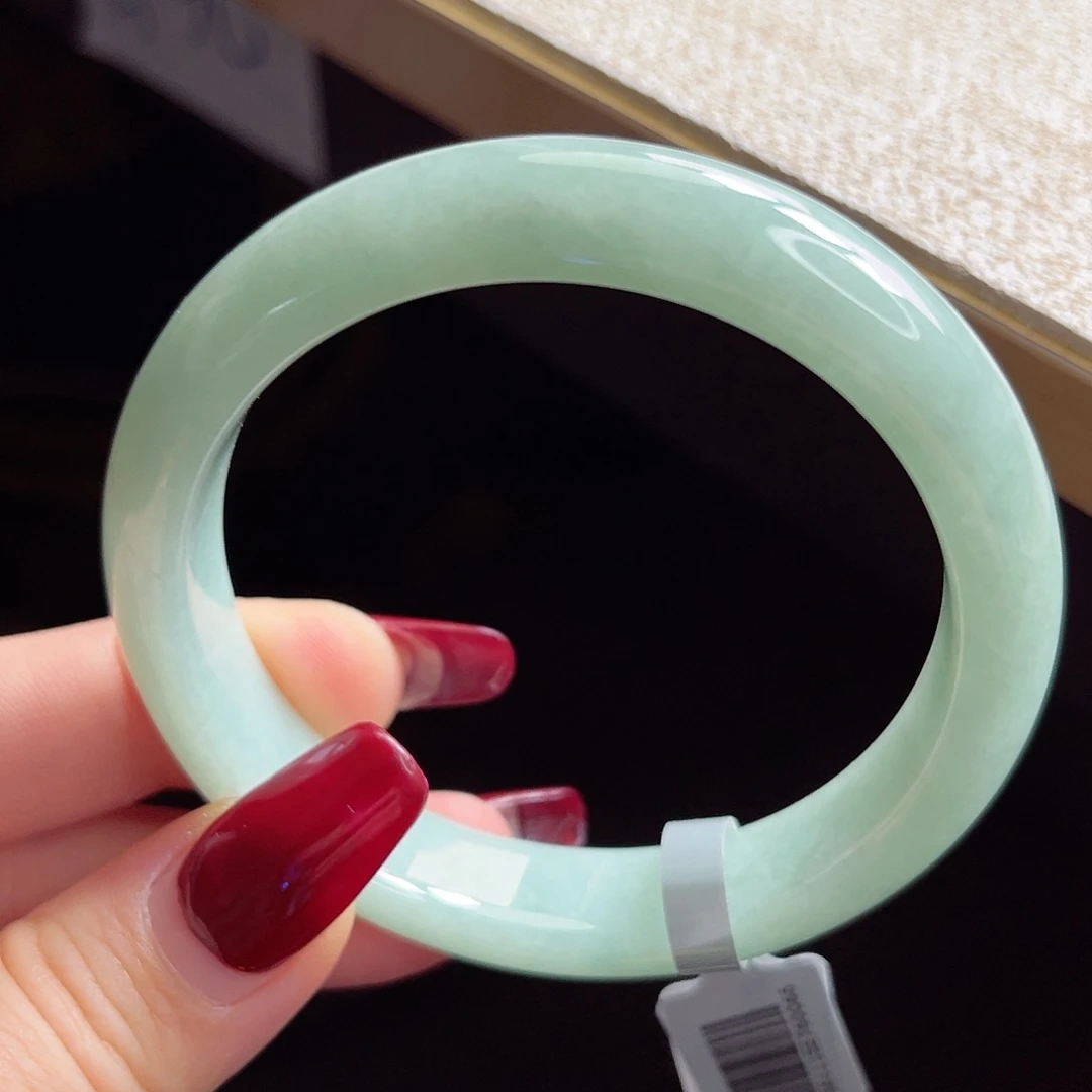 翡翠手镯未镶嵌手镯