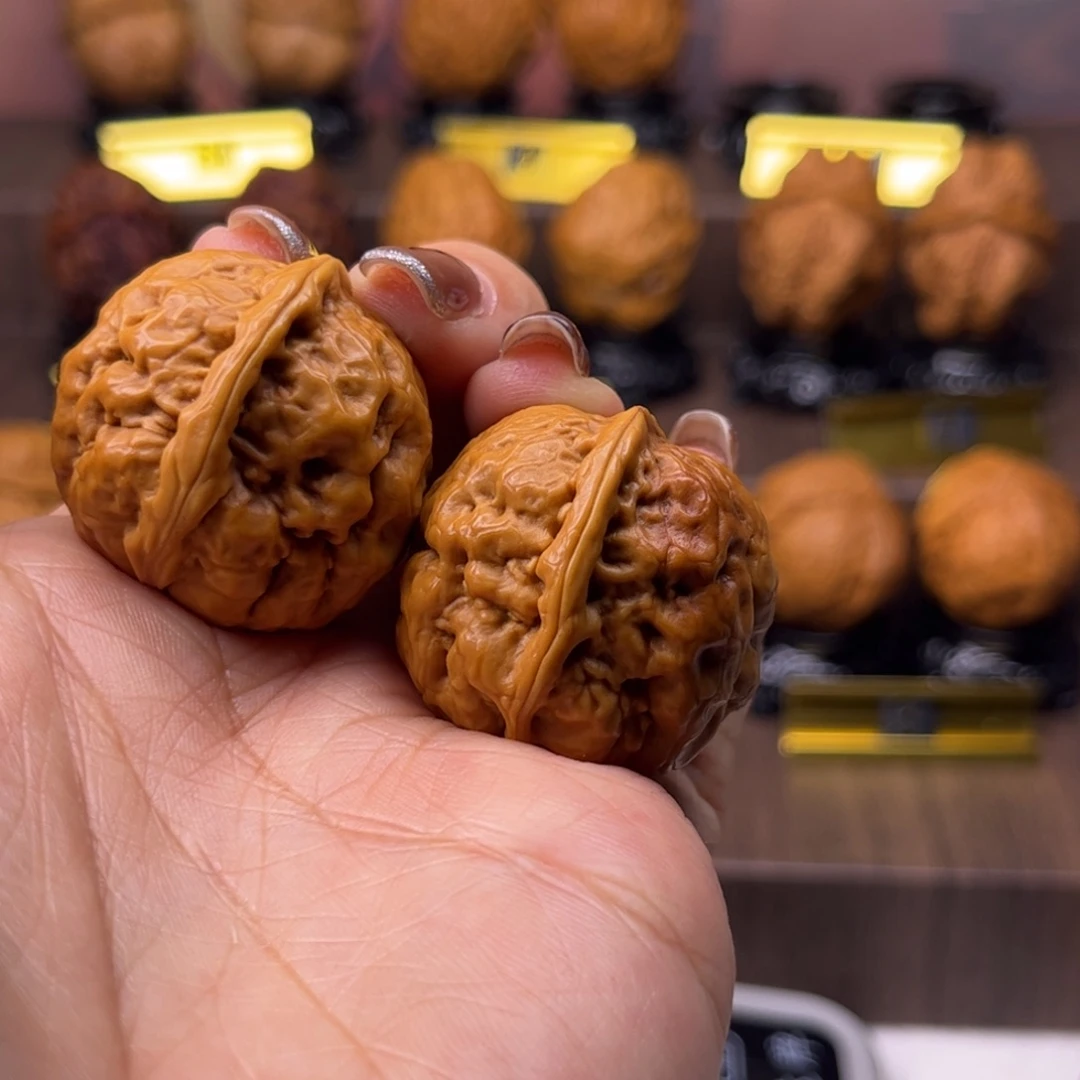 文玩核桃把件脑纹小青蛙32尺