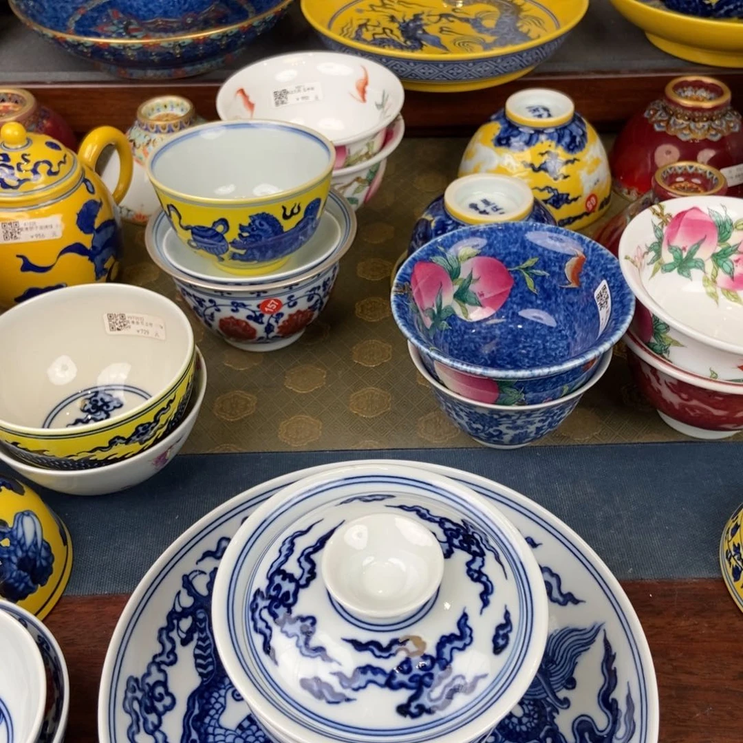 陶瓷艺术家的创作人员的