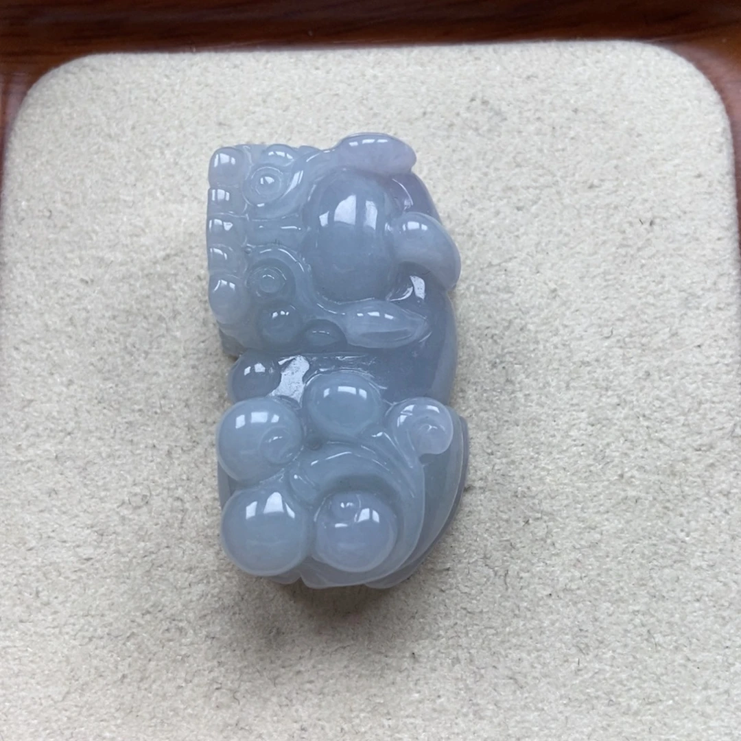 米***儿翡翠未镶嵌颈饰霸王貔貅吊坠