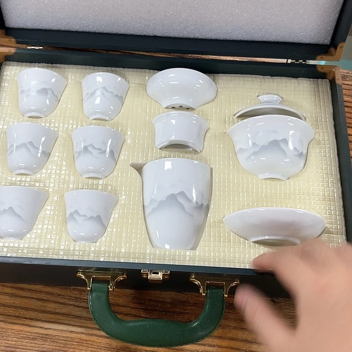 孤品茶具套装等。