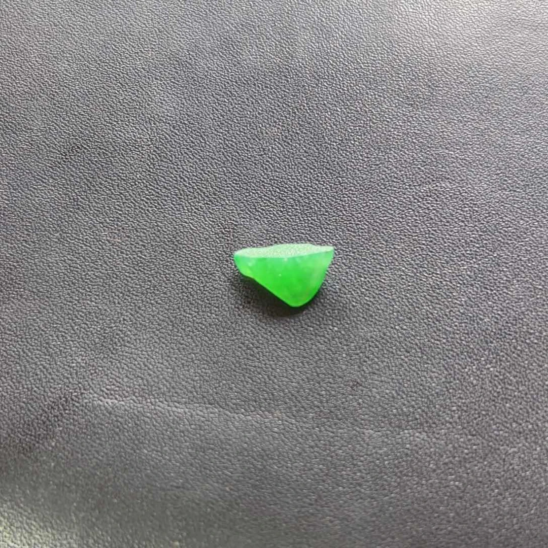 定制翡翠未镶嵌阳绿满色