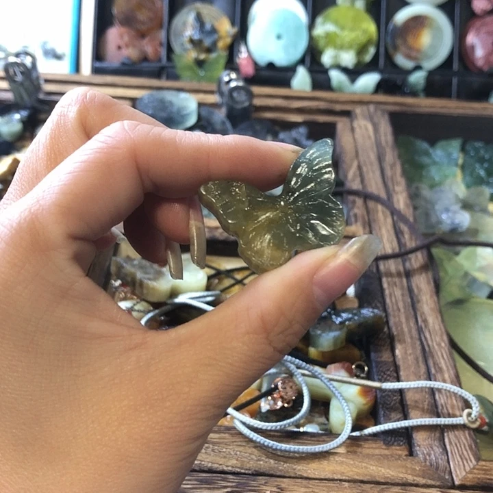 岫玉未镶嵌岫玉挂件