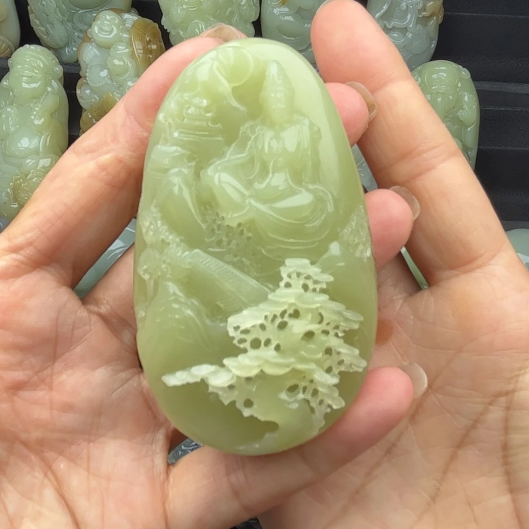 和田玉未镶嵌把件