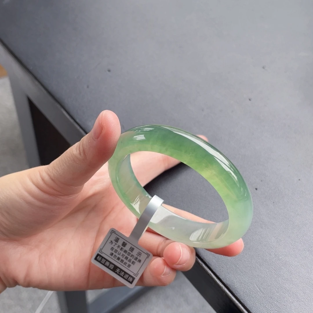 翡翠未镶嵌手镯54.3冰湖水绿