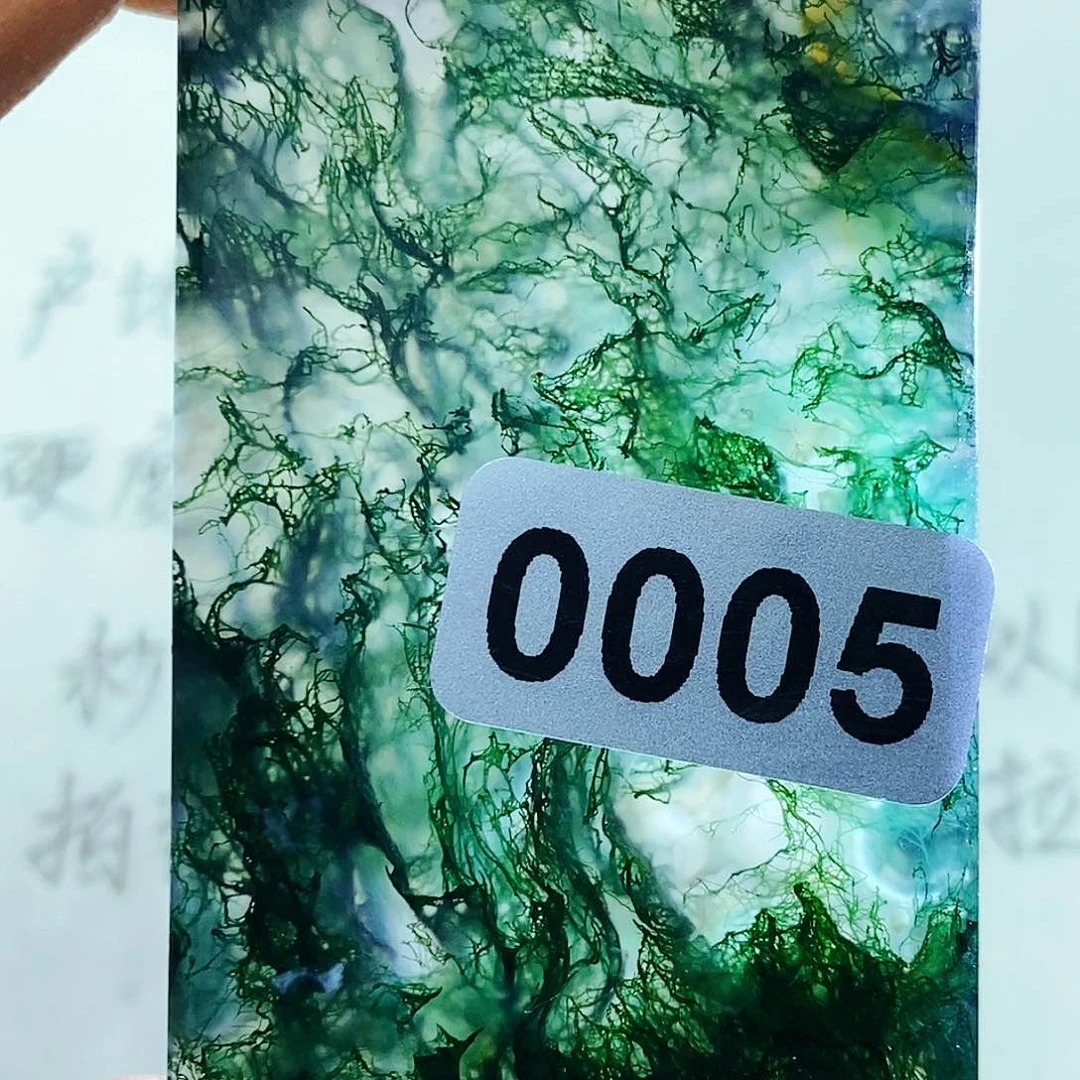 未镶嵌颈饰玛瑙/玉髓阿****?