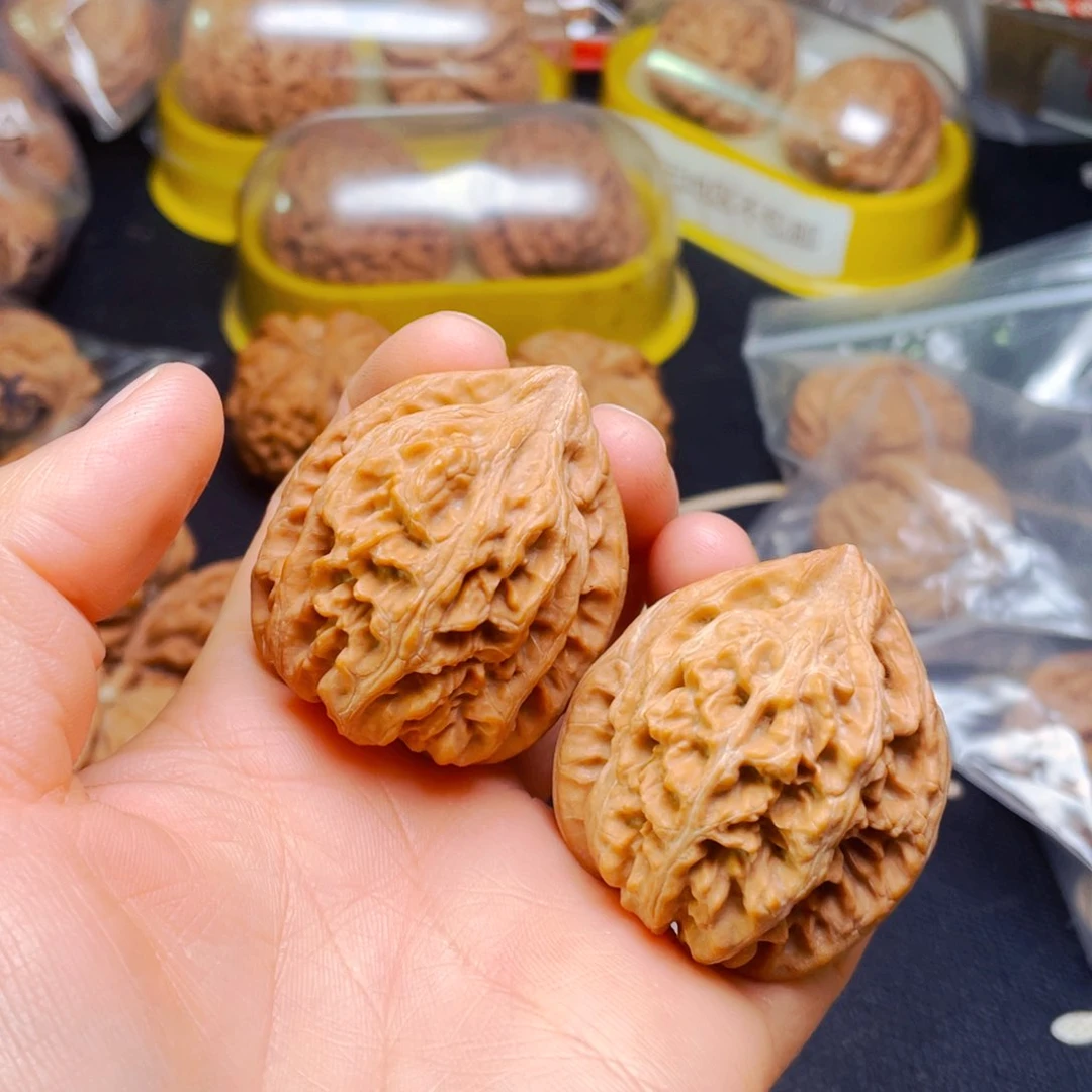 吊坠文玩核桃金**?三羊谷