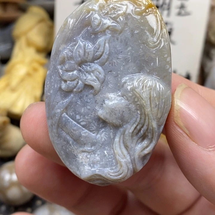 硅化珊瑚（珊瑚玉）未镶嵌颈饰